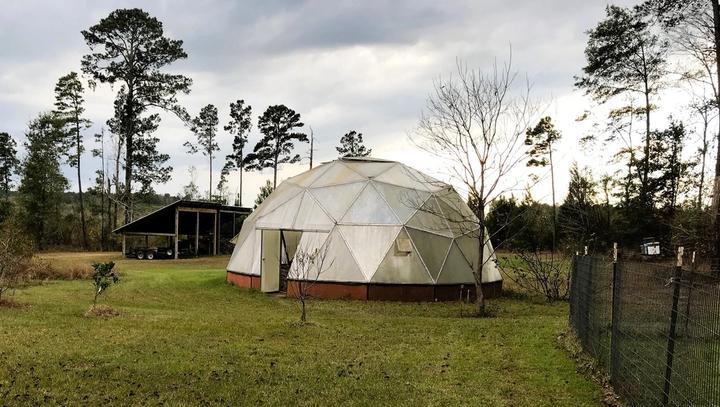 Louisiana dome greenhouse