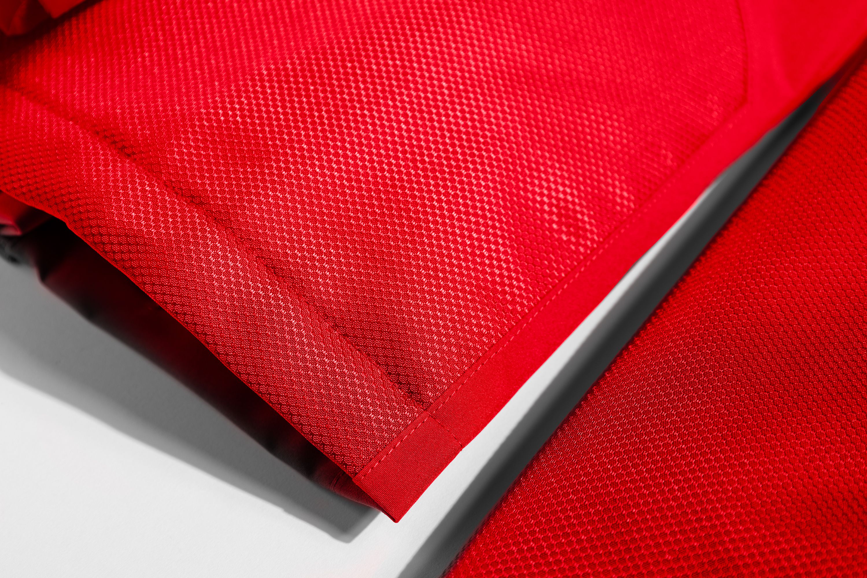 paralamine su pantalone rosso