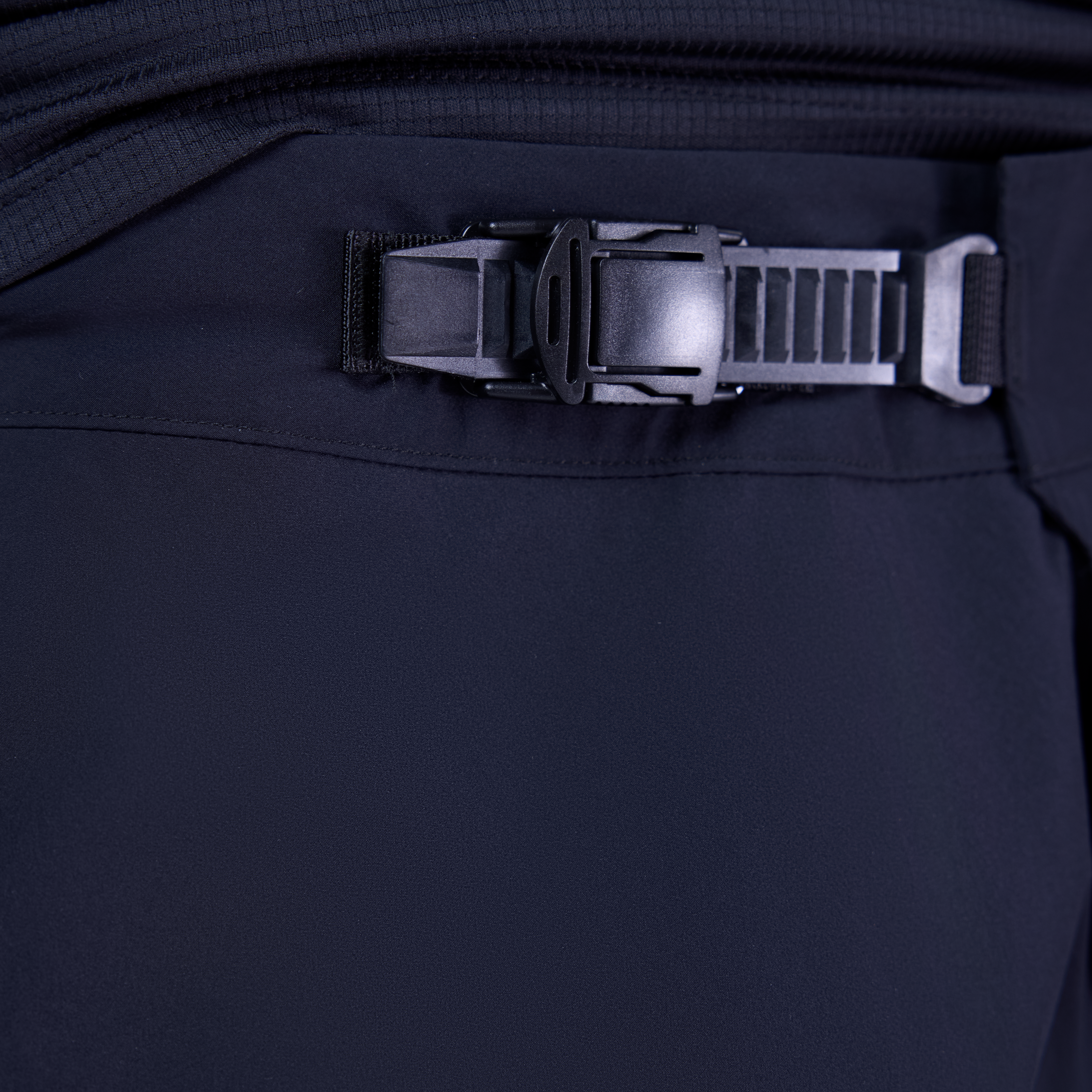 water pants particolare chiusura 