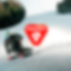 sciatore con logo primaloft