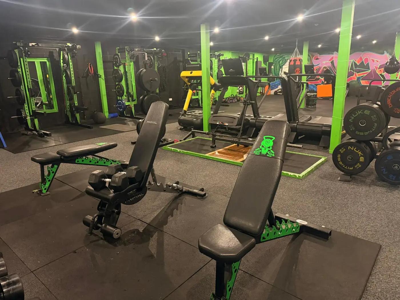 Benches and free weights at TNT Fitness, Cowan Bridge, used for postnatal strength training near Kirkby Lonsdale
