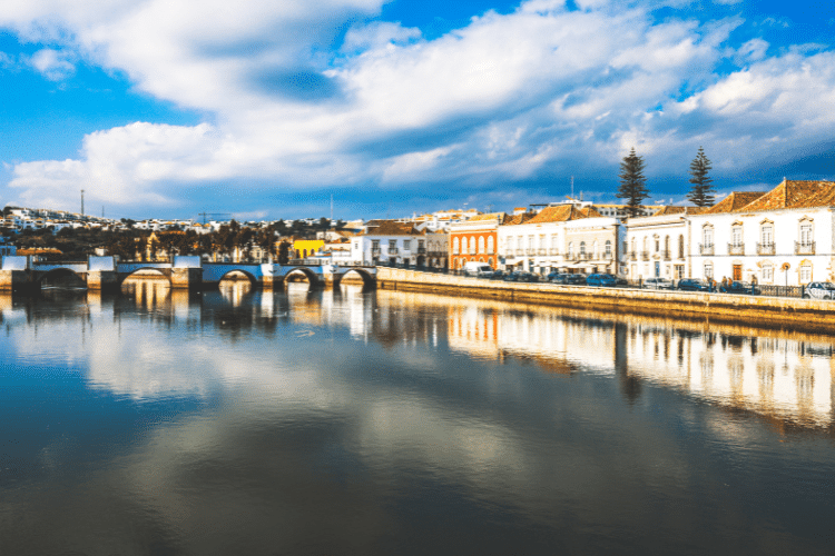 Tavira está situada na costa algarvia