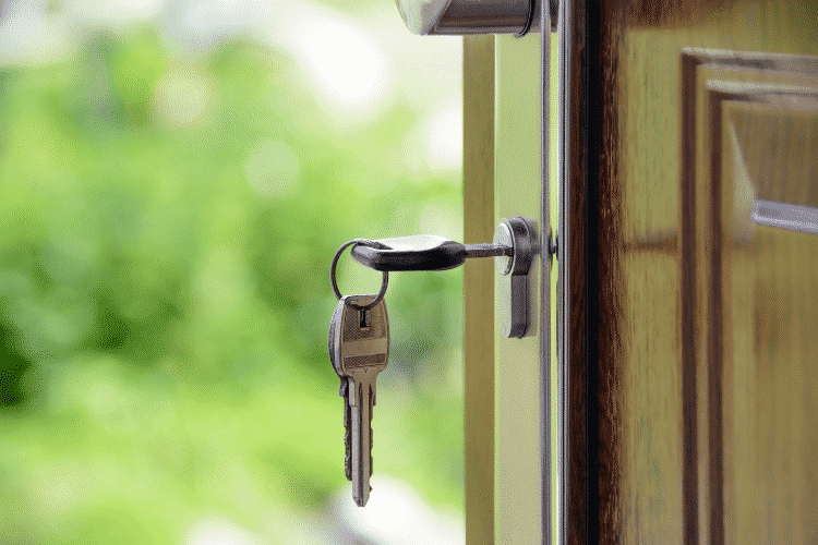 Step by step to buy a property in Lisbon Portugal
