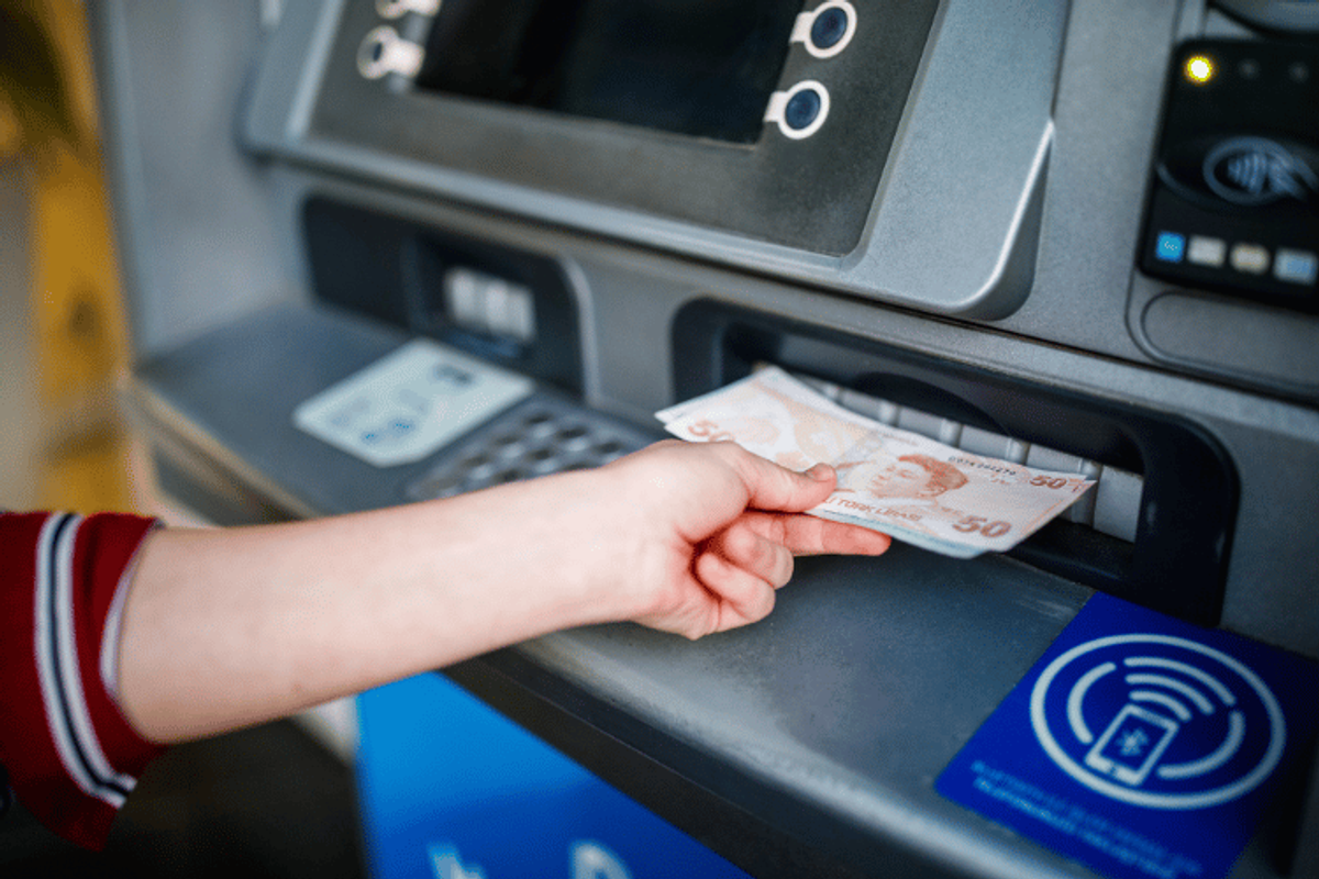 Como um estrangeiro pode abrir uma conta bancária em Portugal