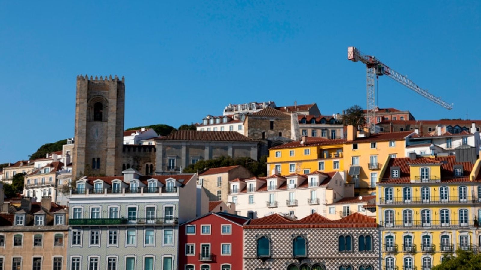 Know the construction salaries in Portugal