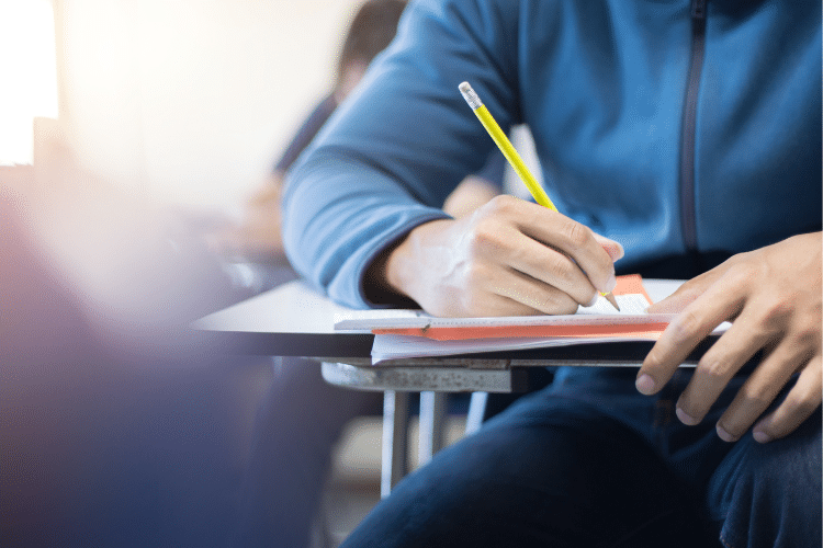 Como estudar em Portugal com a nota do ENEM