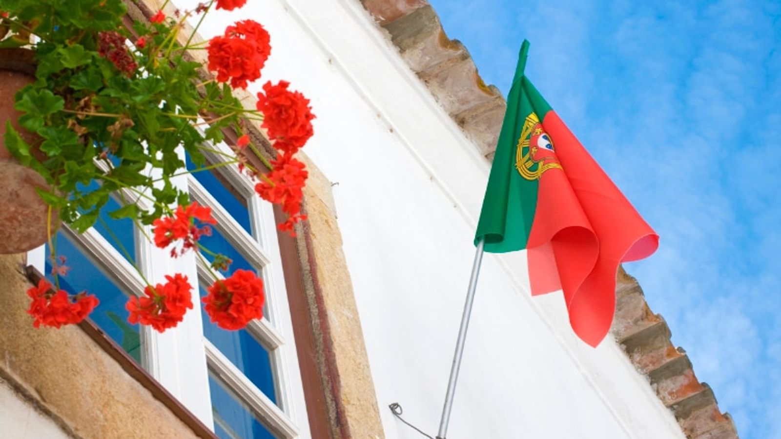 Deconfinement in Portugal