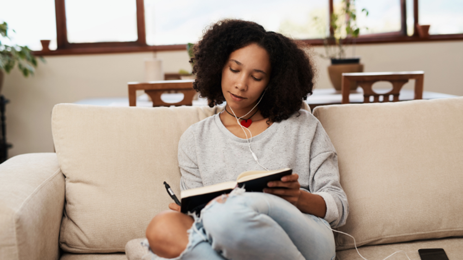 3-Tips-to-Help-You-Ditch-the-Overwhelm-of-an-International-Relocation