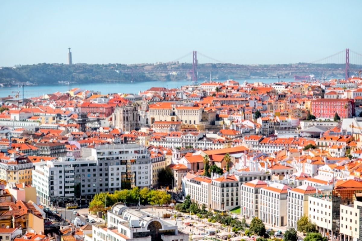 Many US citizens live in Lisbon Portugal