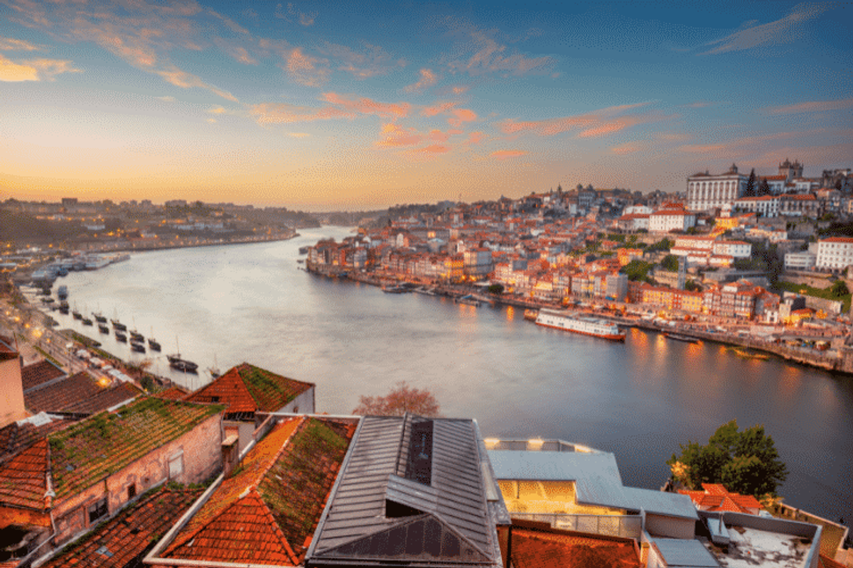 Digital Nomads is Portugal may apply for a D2 Visa or D7 Visa