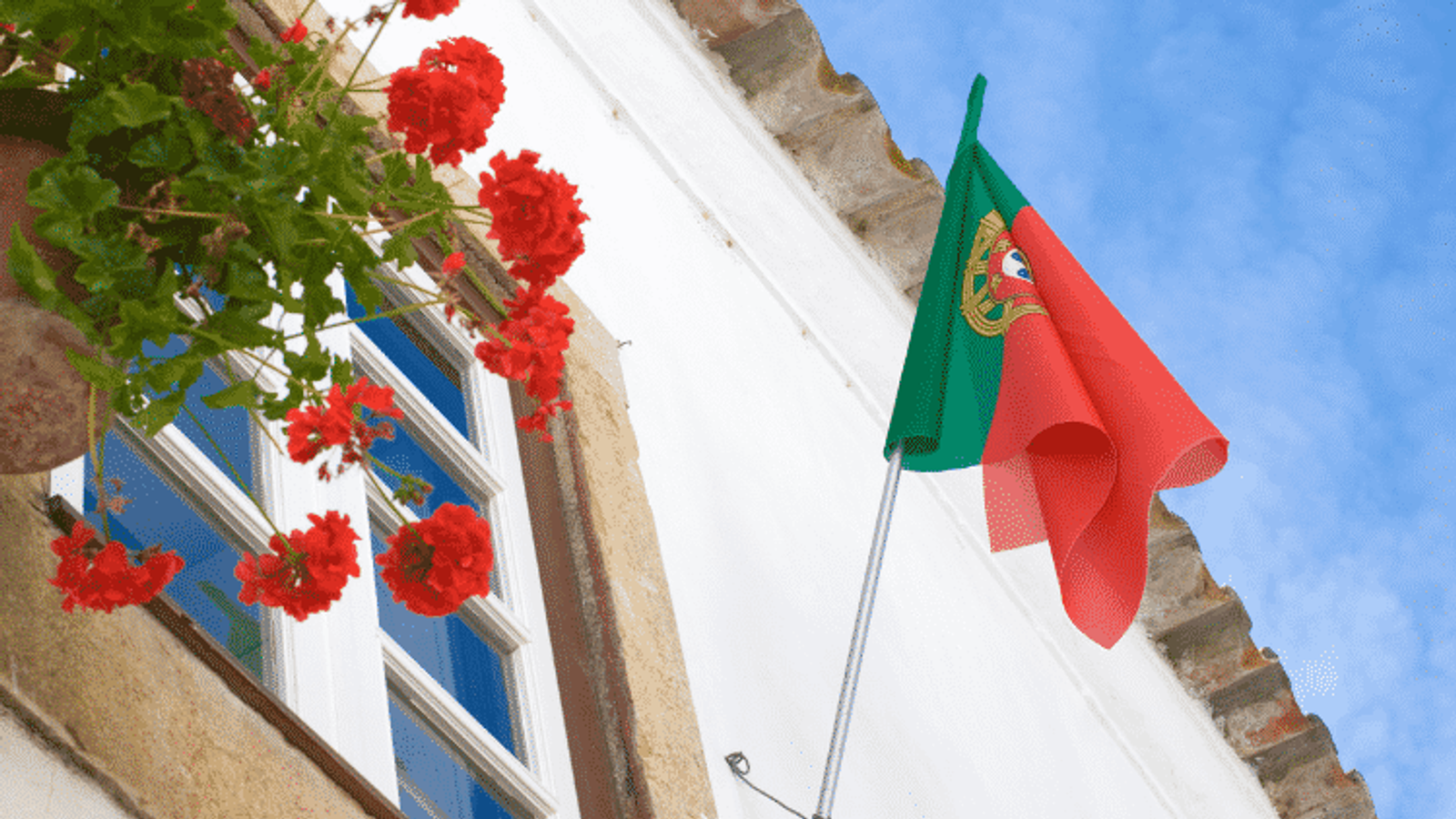 Applying for dual citizenship in Portugal through residency