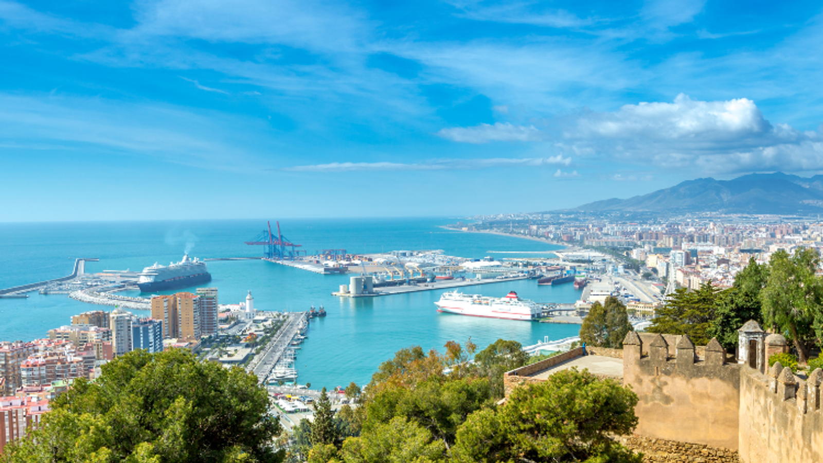 Pros-And-Cons-of-Living-in-Malaga