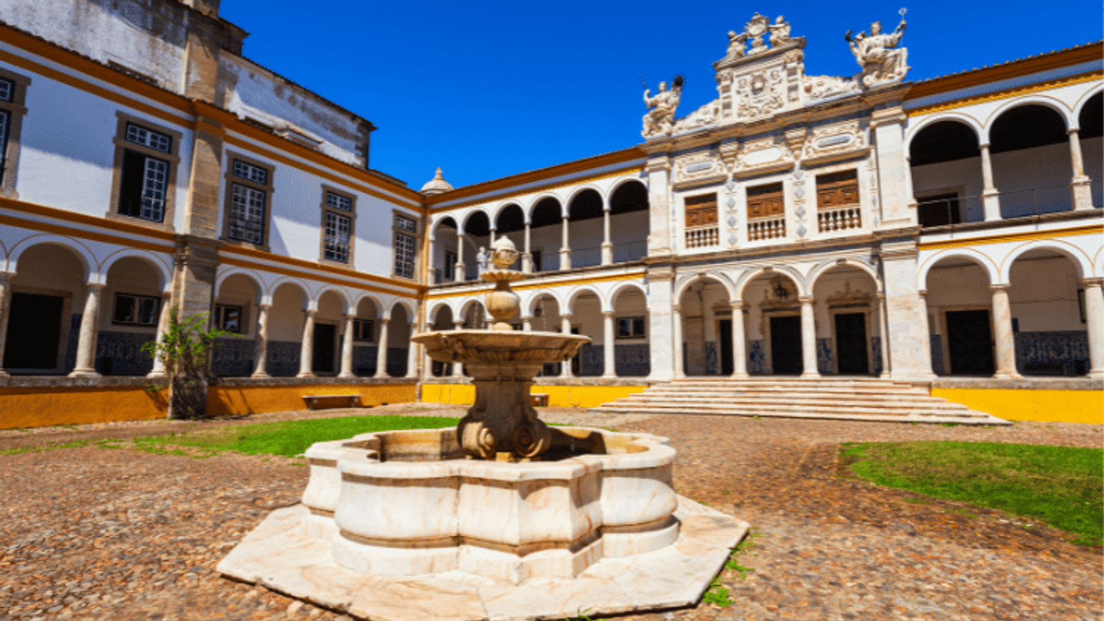 living-in-evora