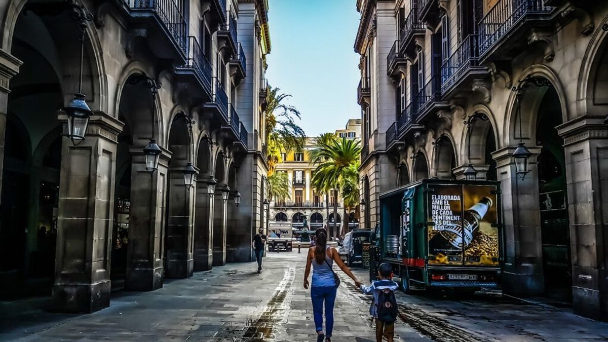 Comunidades de expatriados e vida social em Barcelona