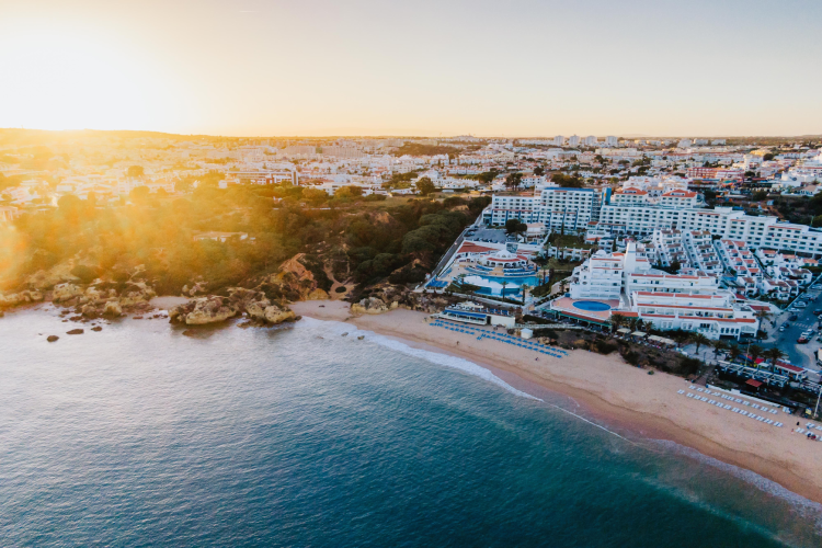 coast=of-algarve-to-retire-in-portugal
