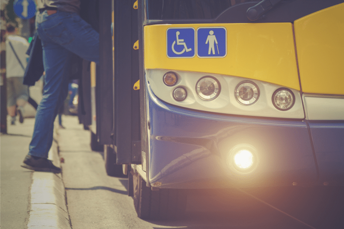 Os transportes públicos no Porto são acessíveis para pessoas com diferentes capacidades