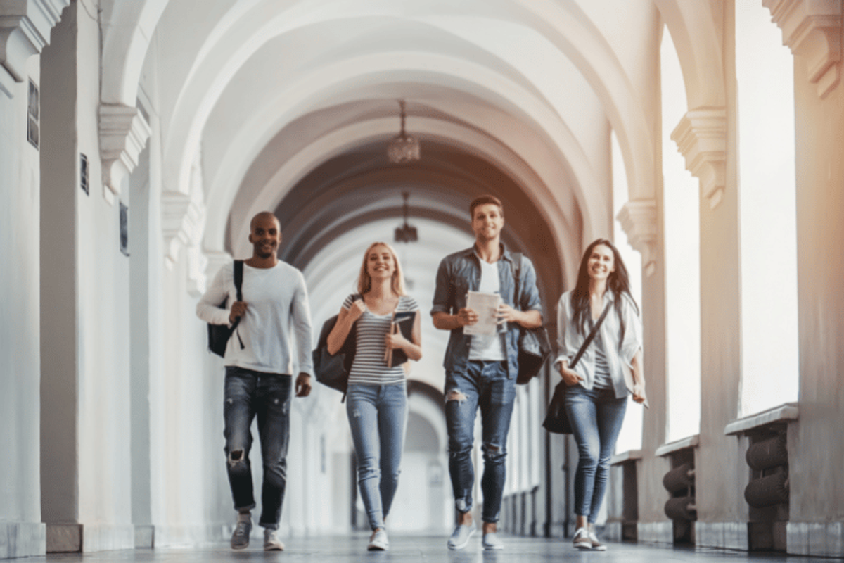 o que você precisa saber para estudar em Portugal