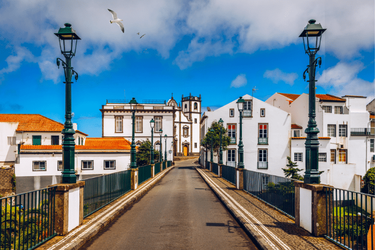 expats-can-buy-a-house-in-the-azores