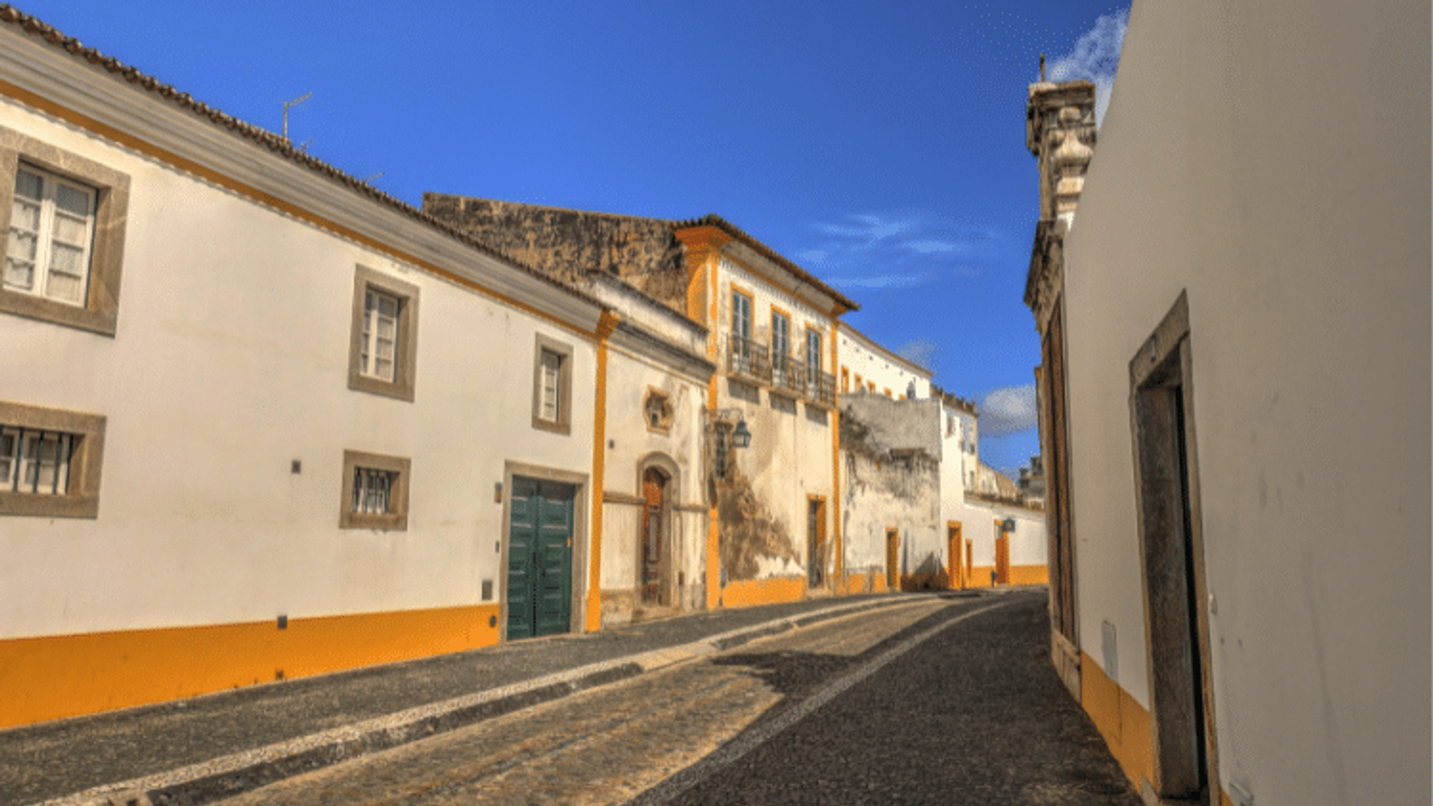 buying-a-house-in-evora