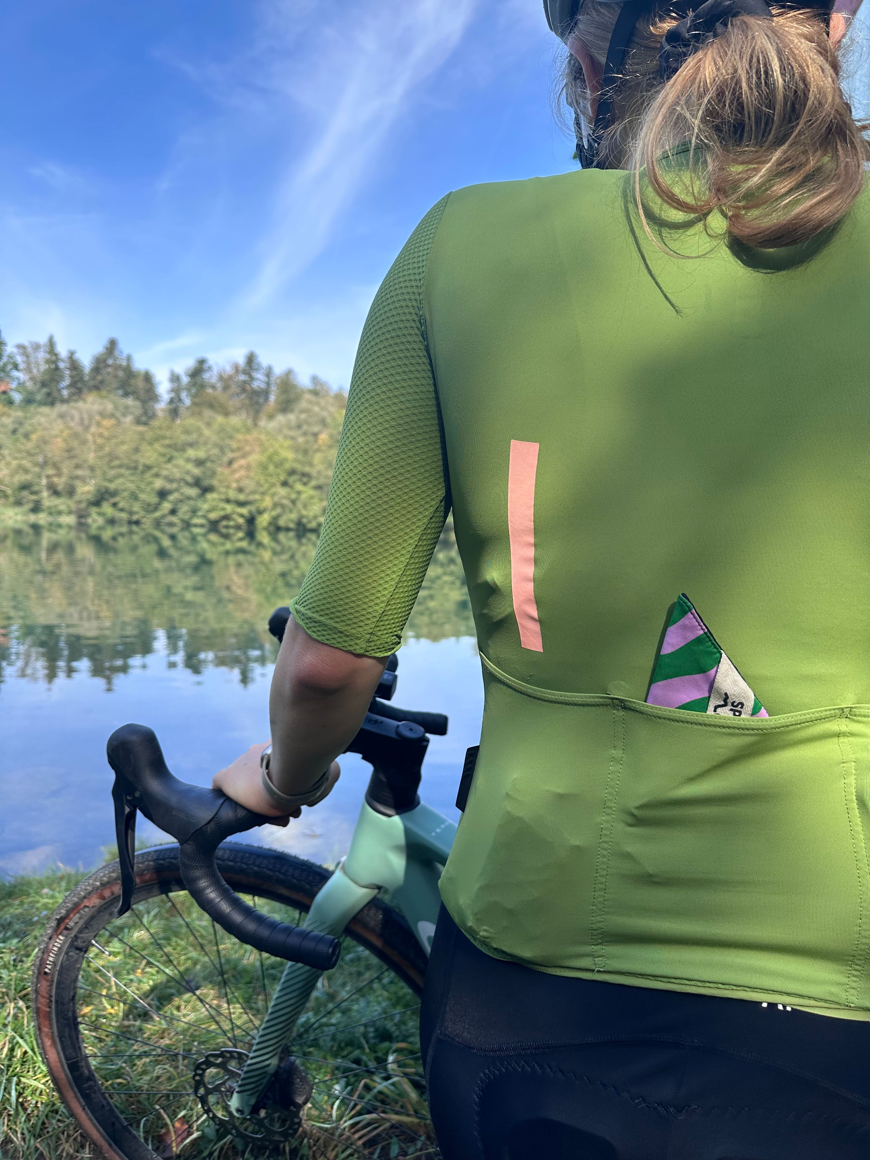 Mini in einem Velotrikot