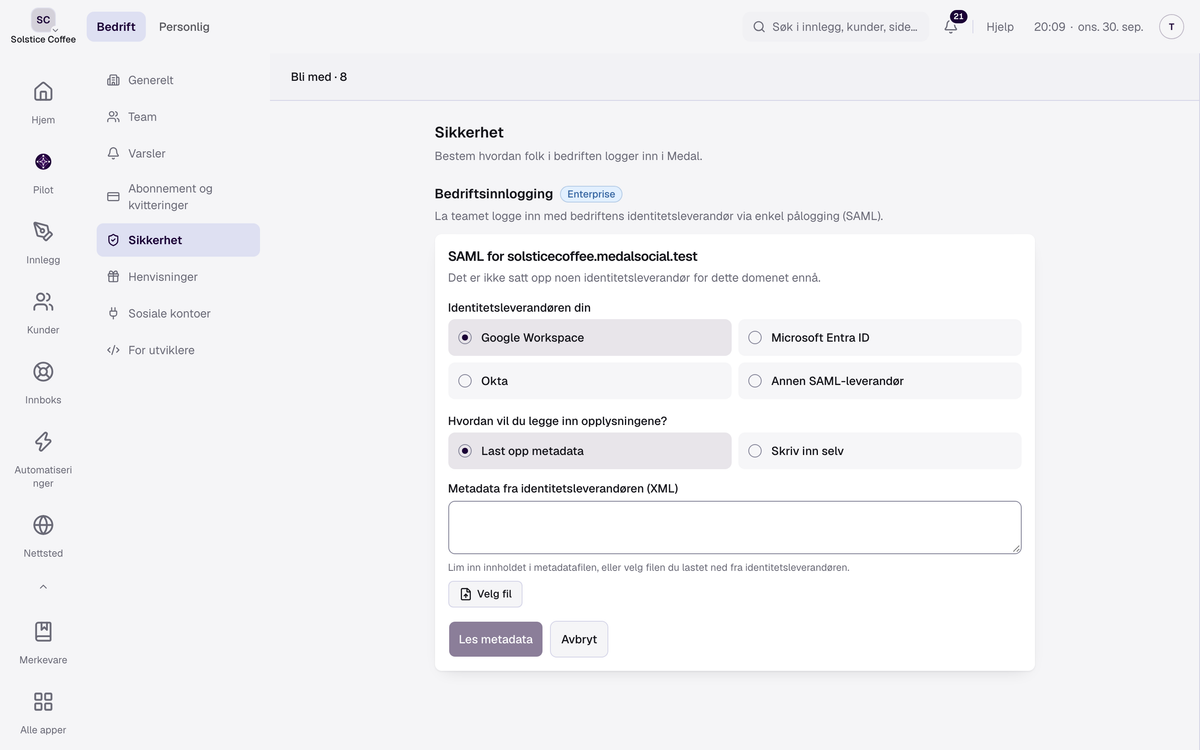 Oppsettskjemaet for SAML for et bekreftet domene, med valgene Google Workspace, Microsoft Entra ID, Okta og Annen SAML-leverandør.