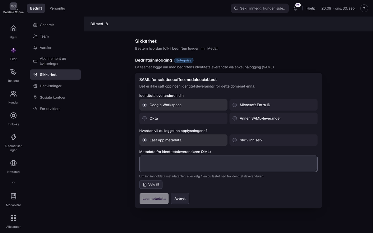 Oppsettskjemaet for SAML for et bekreftet domene, med valgene Google Workspace, Microsoft Entra ID, Okta og Annen SAML-leverandør.