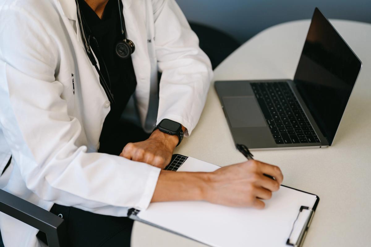 HSA Concierge Medicine: New 2026 Law Lets You Pay with Pre-Tax Dollars