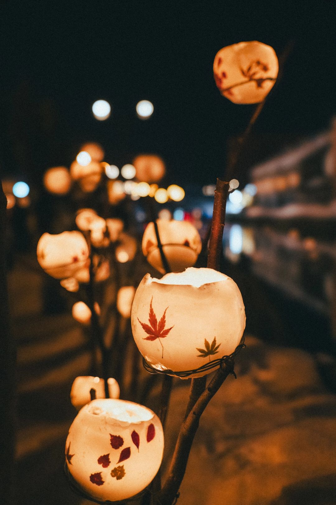 Frozen Lantern Light