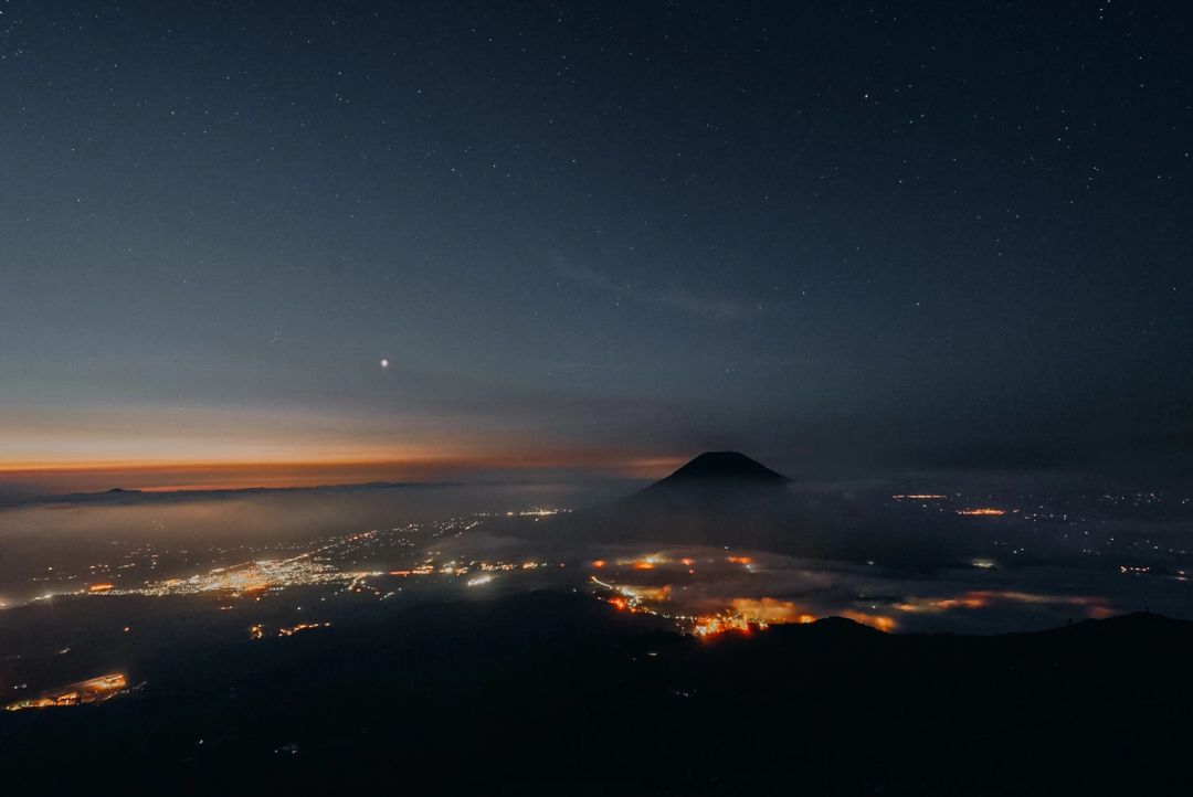 Sunrise Over the Mist