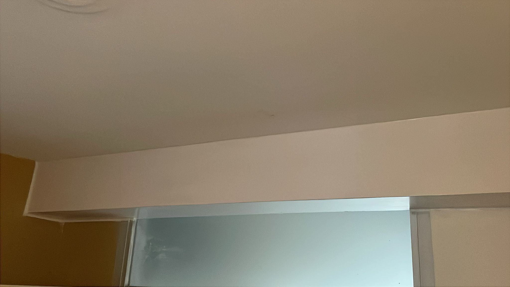 Koof op maat en laminaat gelegd