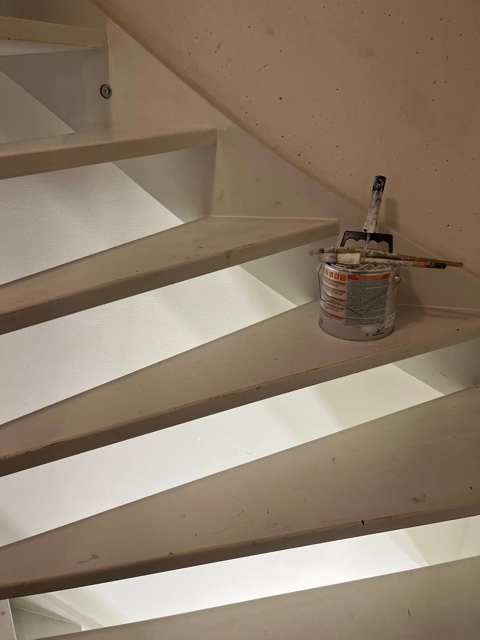 Muren, trap en schilderwerk weer strak