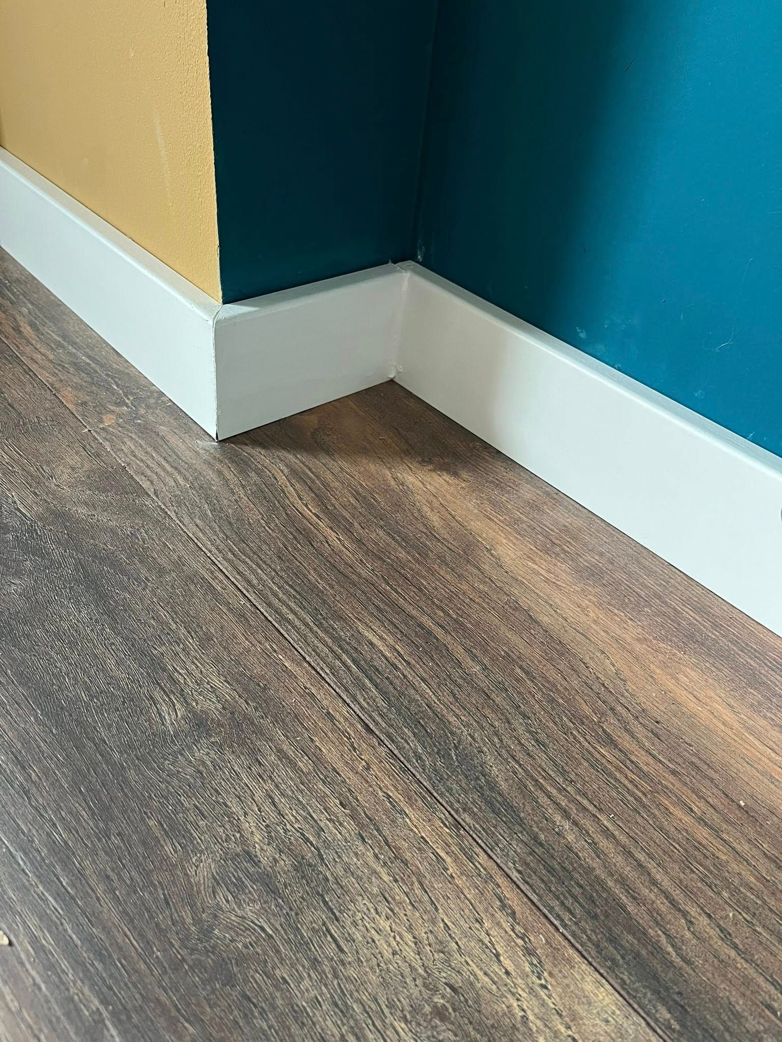 Koof op maat en laminaat gelegd