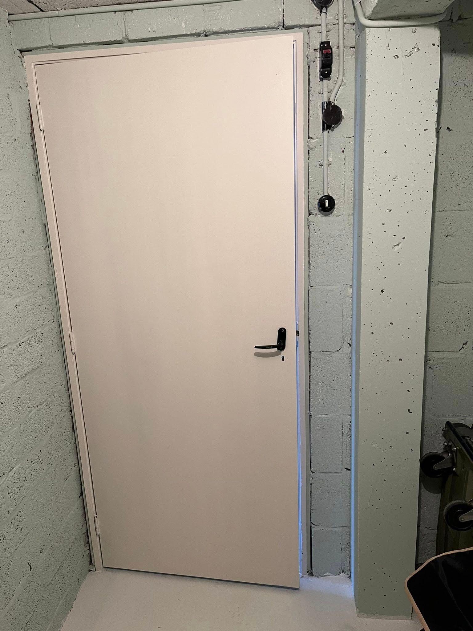 Renovatie berging met sauswerk en vloercoating