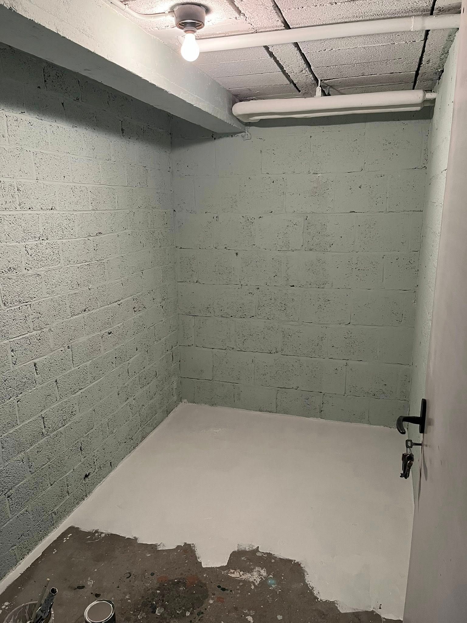 Renovatie berging met sauswerk en vloercoating