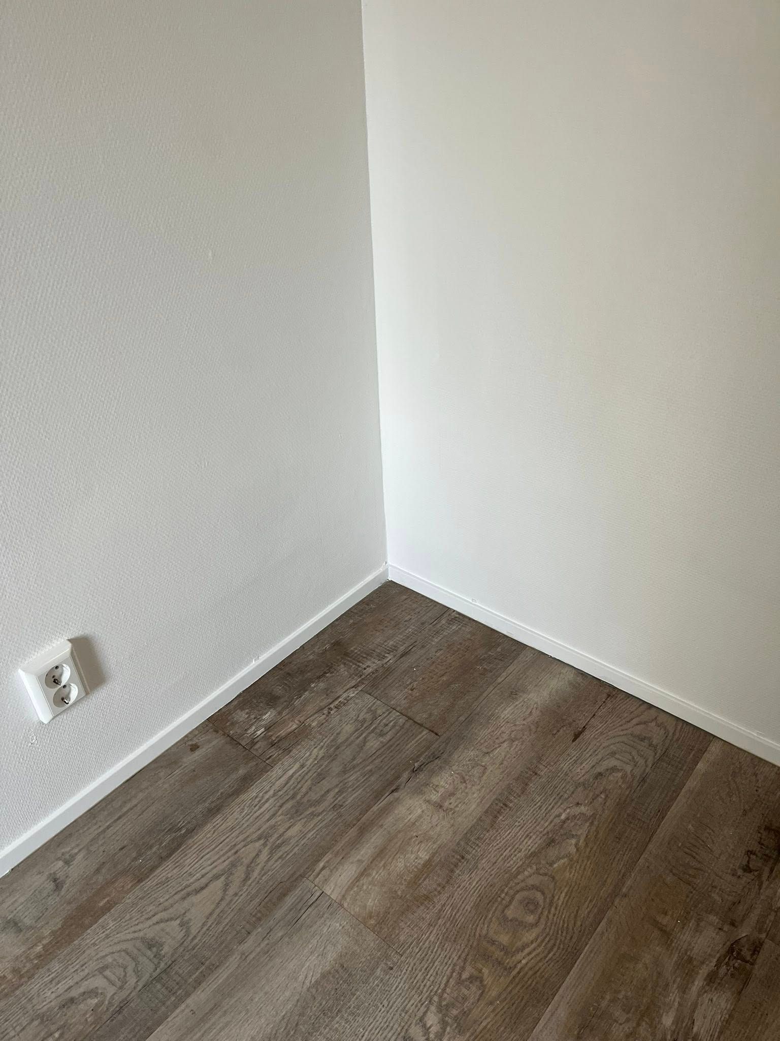 Slaapkamer opgefrist met strak sauswerk