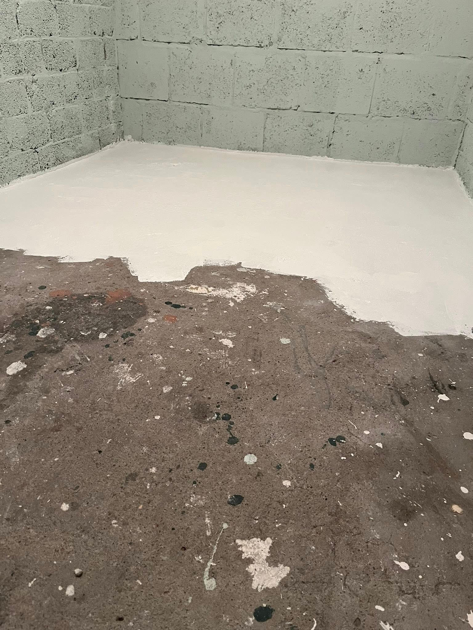 Renovatie berging met sauswerk en vloercoating