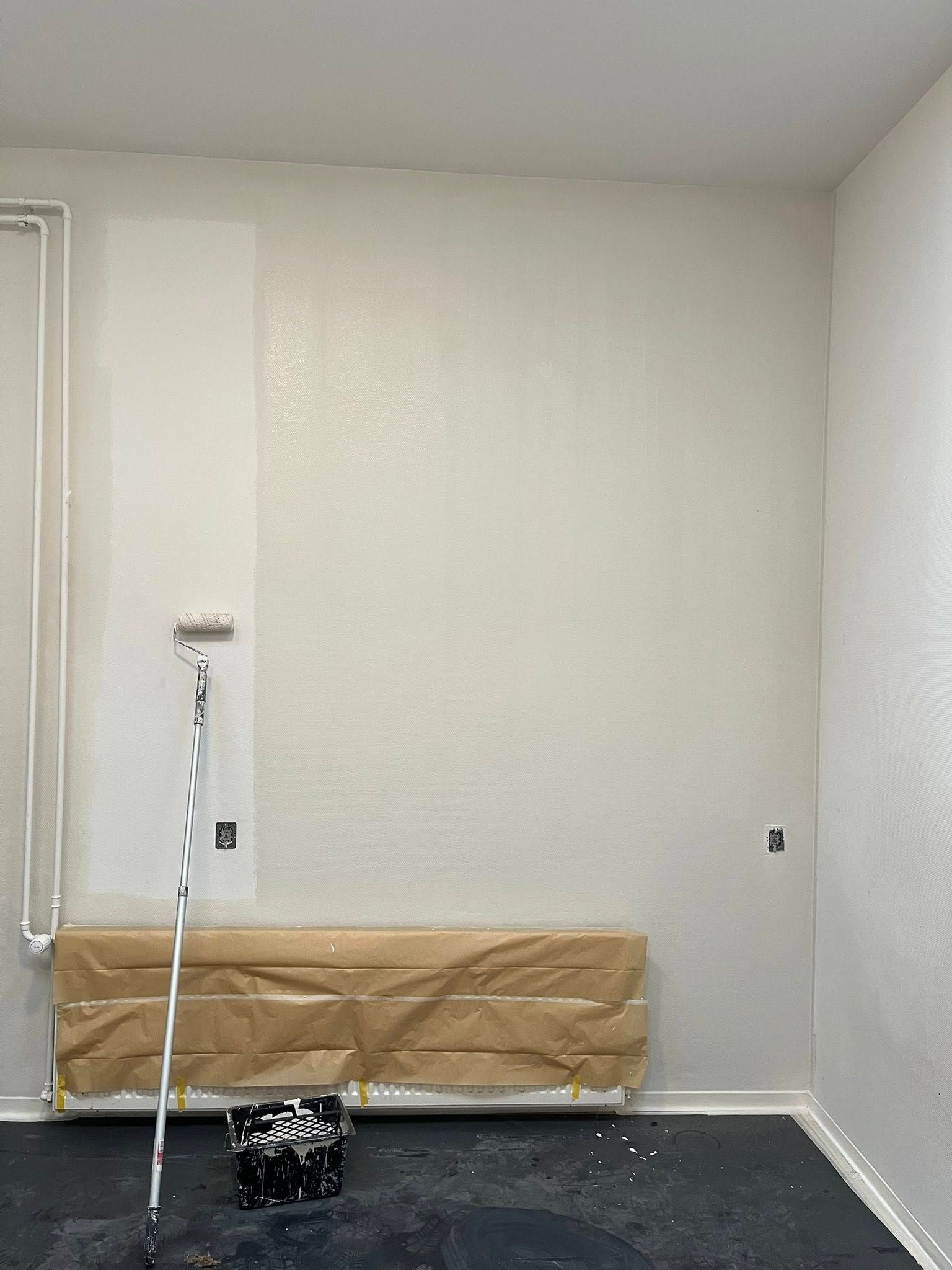 Muren opgeknapt en PVC vloer gerepareerd