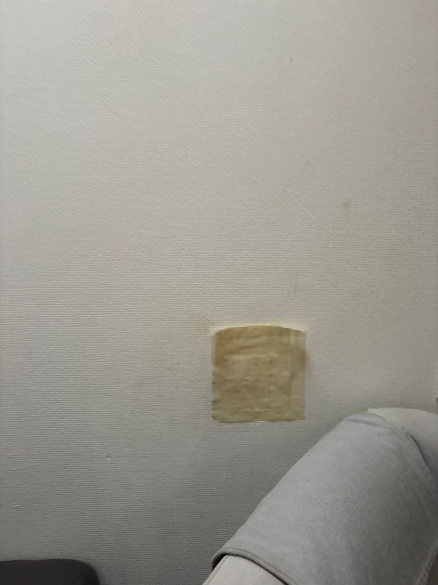 Muren opgeknapt en PVC vloer gerepareerd