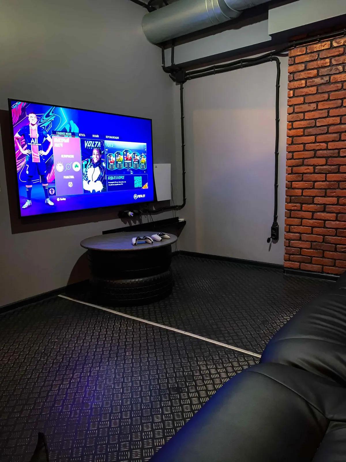 Фото PlayStation 5-кімнати «Вогонь» в клубі RA