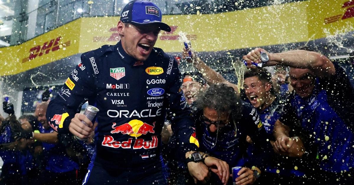 Verstappen dá à Red Bull a primeira vitória de 2026 após uma largada caótica na chuva. Russell abandona e Antonelli abre 84 pontos de vantagem.