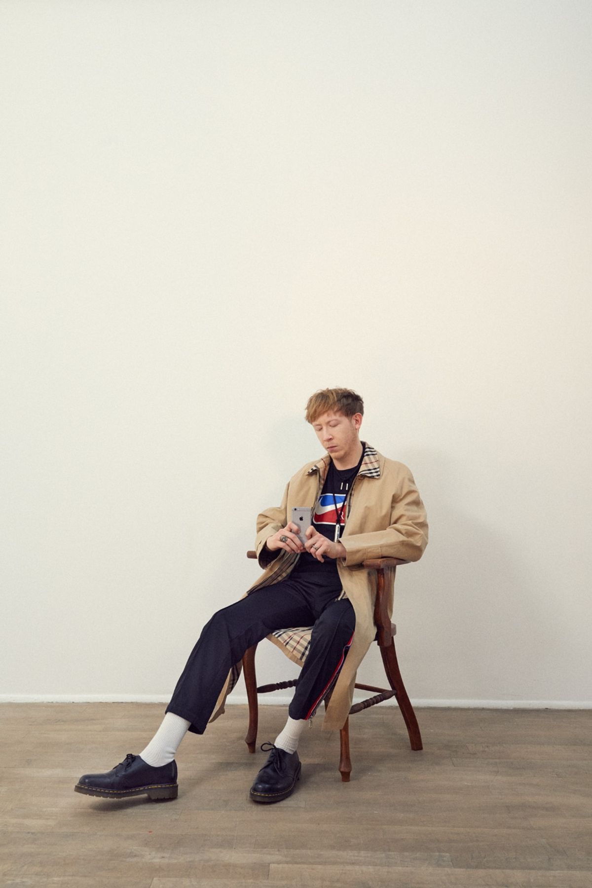 Eddy De Pretto - Les Inrocktibles for Les Inrocktibles, shot in Montparnasse, Paris, France, by Anton Renborg