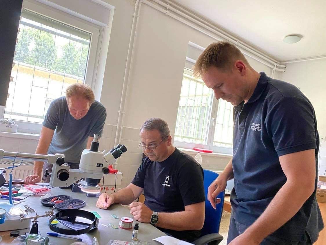 Robert Lászlo of Needronix training the technical staff of the Konkoly Observatory
