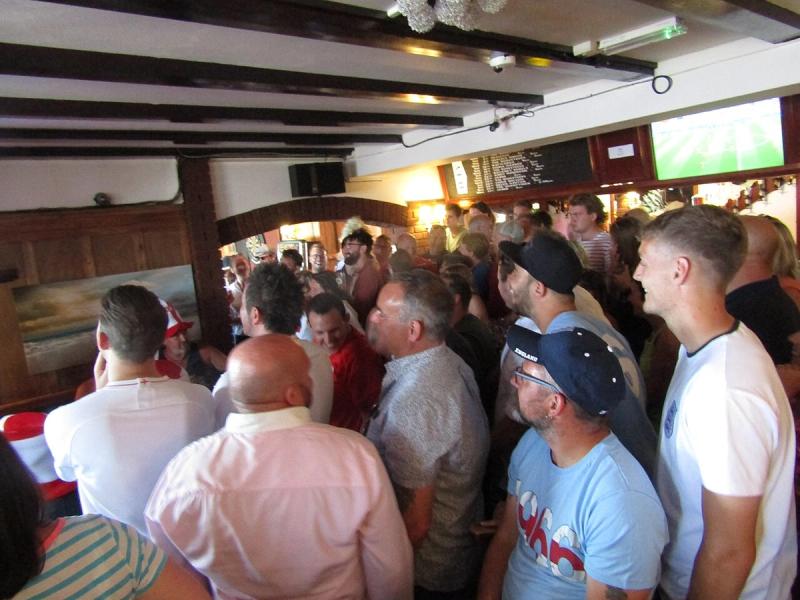 Football Pub Etiquette for People Who Did Not Grow Up With It