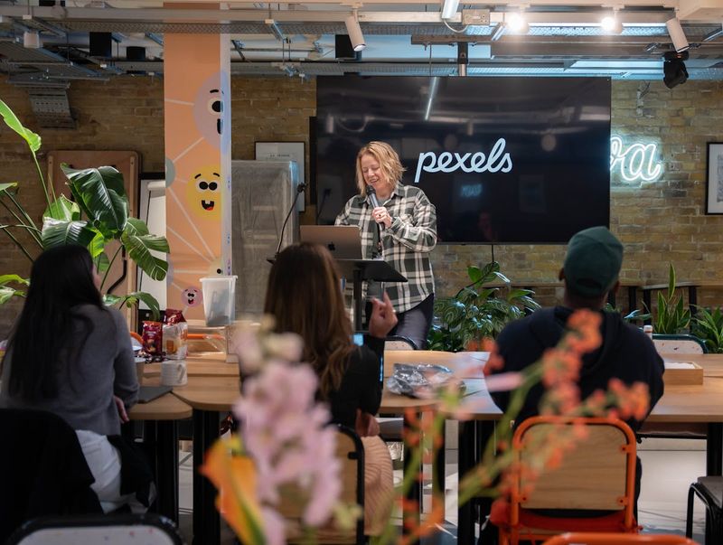 The Best Workshops and Classes in London for Meeting People in 2026