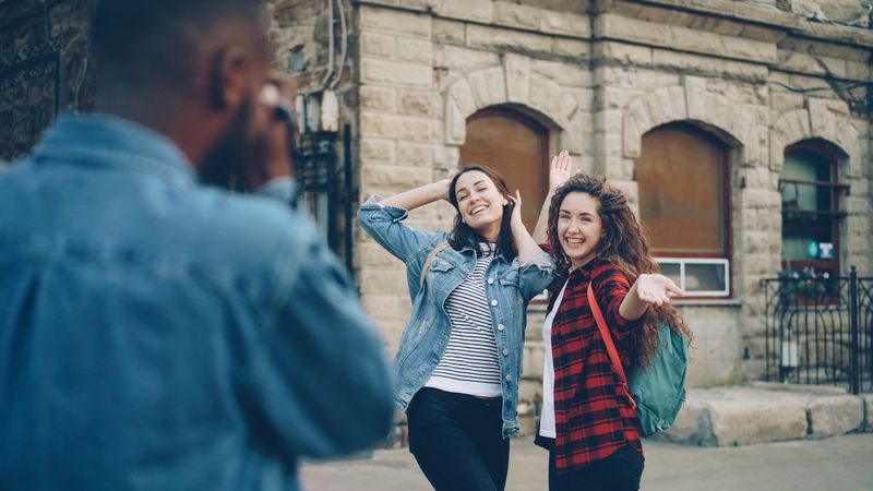 How to Actually Make Friends Using a Meetup App