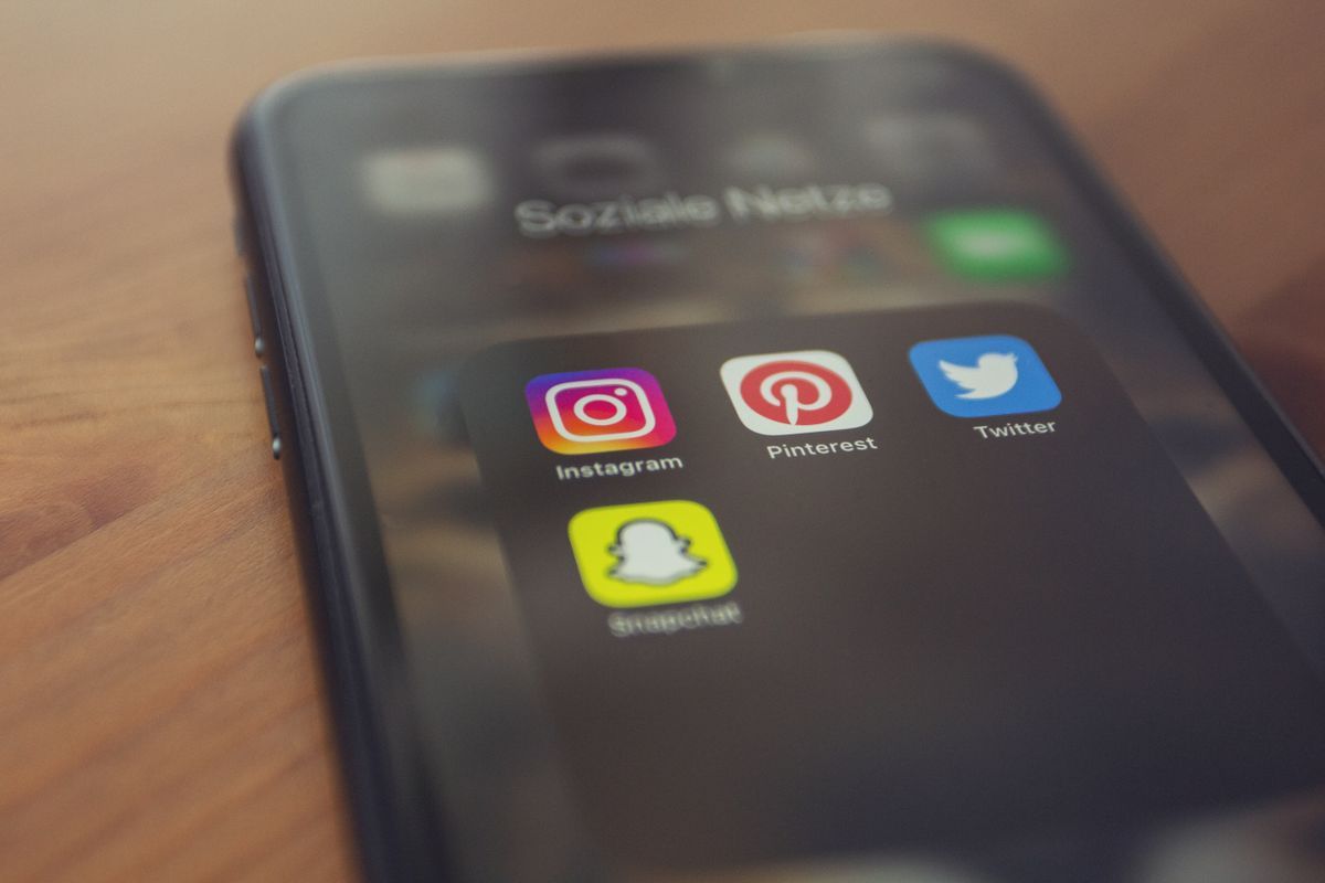 Best Event Networking Apps 2026: Whova, Brella & More