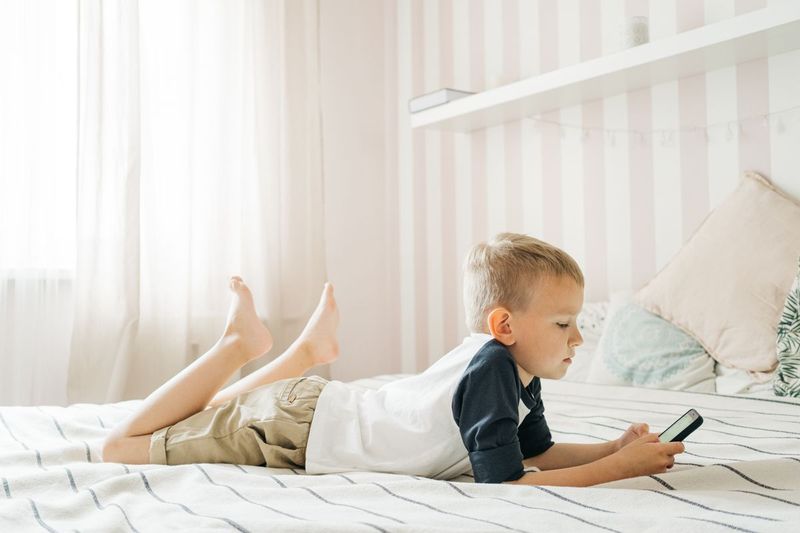 How to Reduce Screen Time Without Feeling Like You're Missing Out