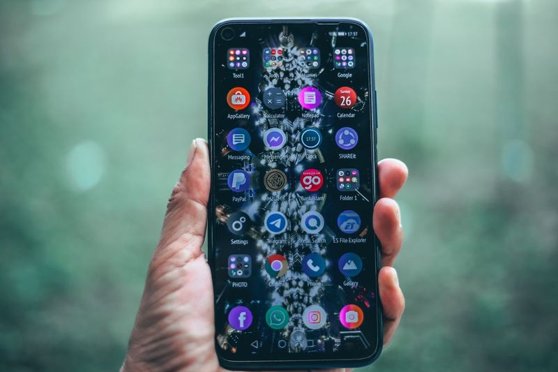 Social Apps for Festival-Goers: What's Worth Downloading