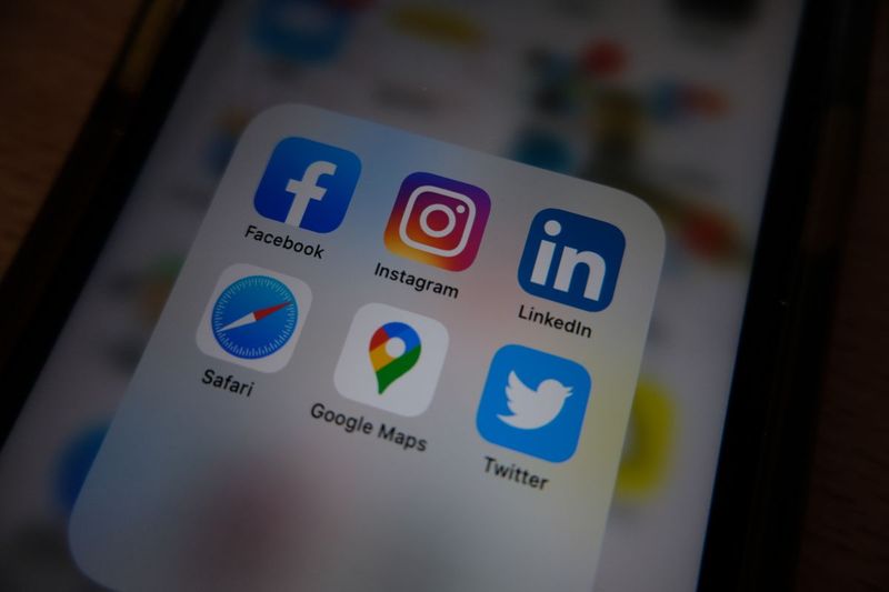Real-world social apps vs dating apps: what's the actual difference?