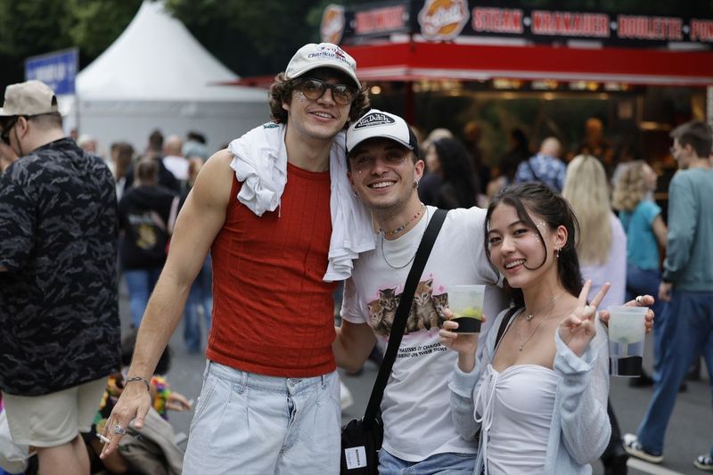 Festival Etiquette: How To Join A Stranger's Group